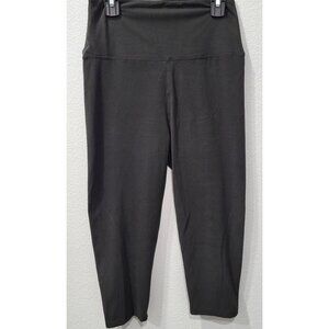 Women's Black Athletic Wear Yoga Capri Pants Size S/M